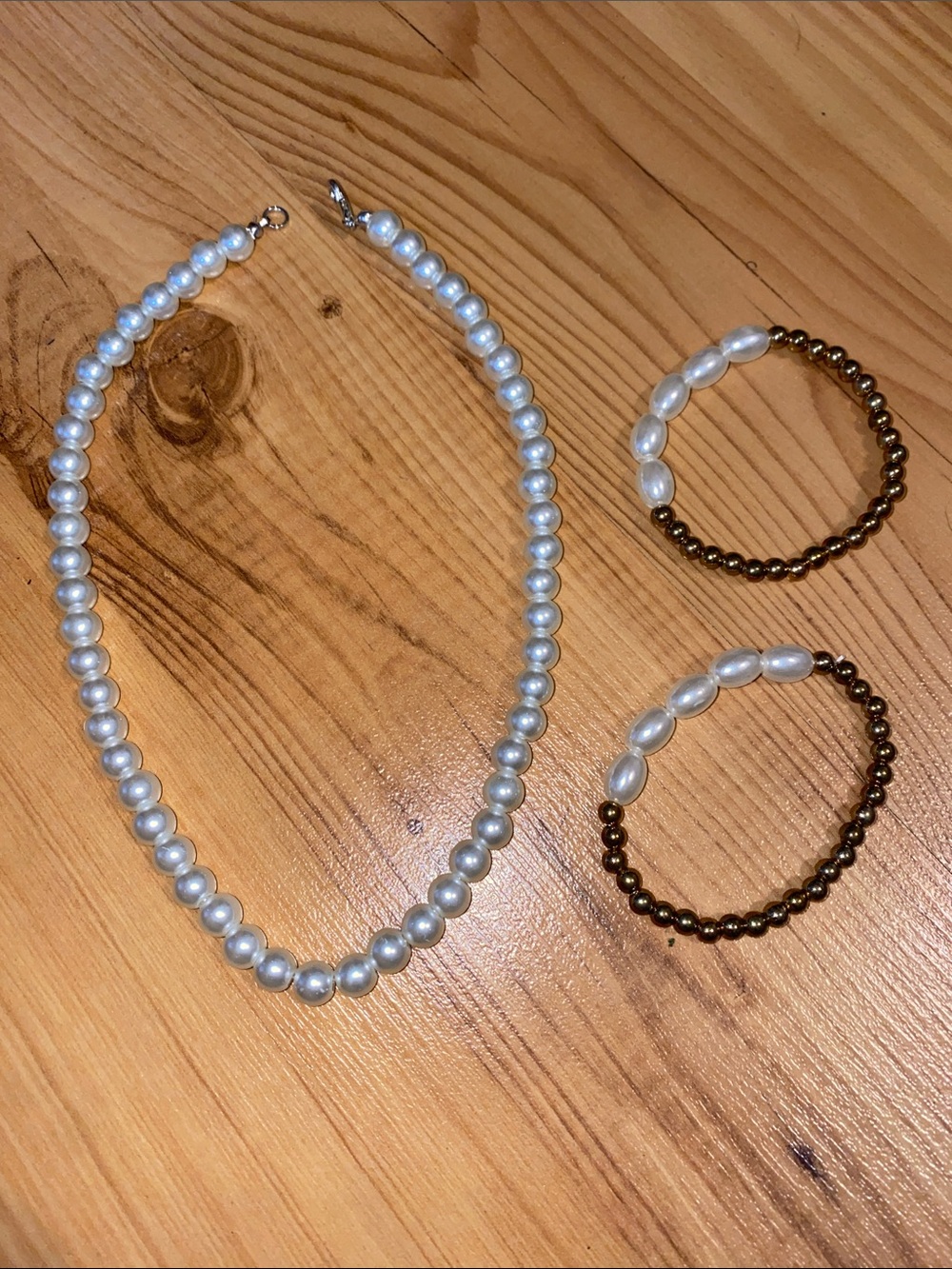 Classic White Pearl Necklace with Matching Beaded Bracelets